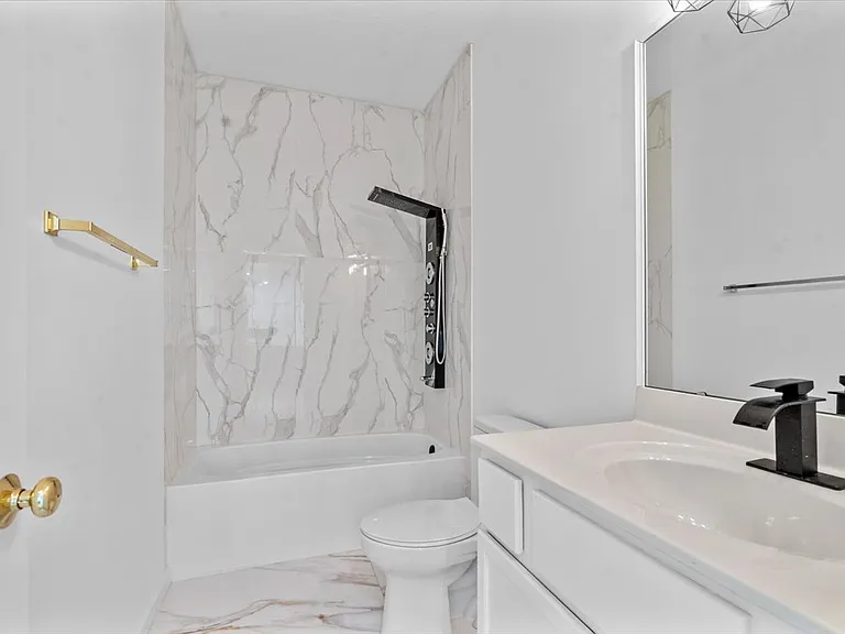 114 Heatherstone Dr #1 — Photo 22