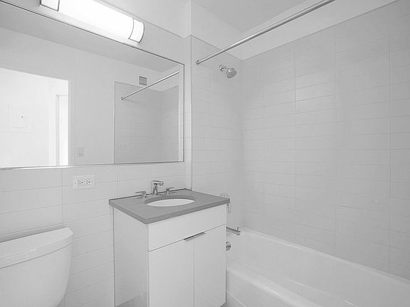 5th image of 200 W 60th St APT 10G