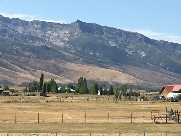 1754 Sunset Ln, Lamoille, NV 89828
