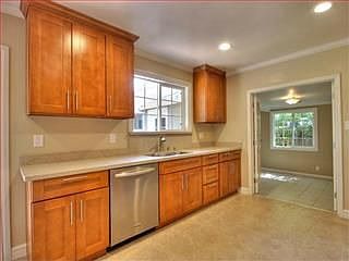 5th image of 110 D St