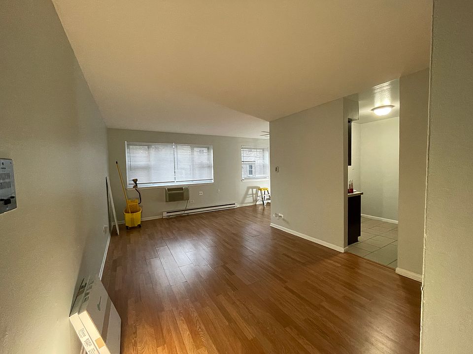 Bright and Specious living room.
