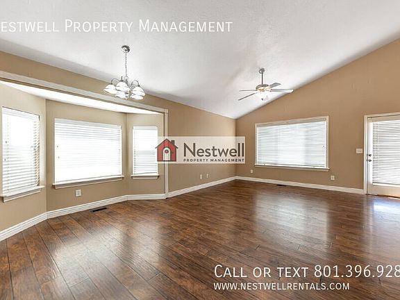 3rd image of 11734 S Bubbling Brook Ln