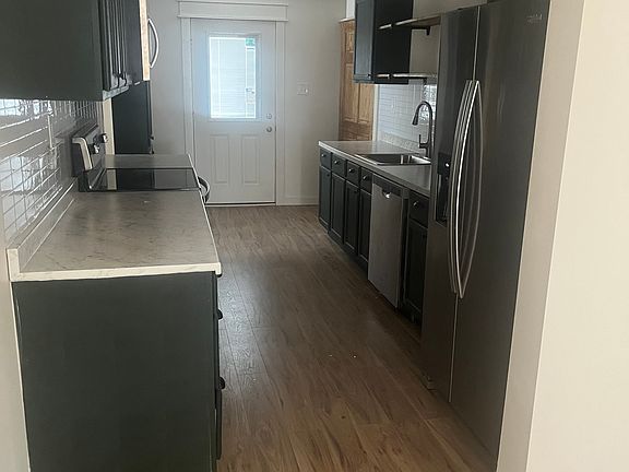 4th image of 90 Vandiver Ave