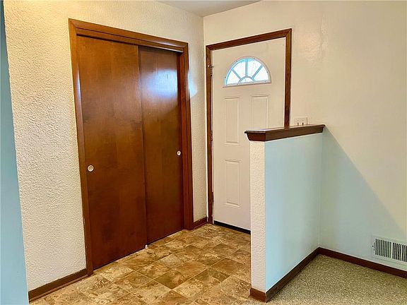 3rd image of 15404 E 42nd Pl