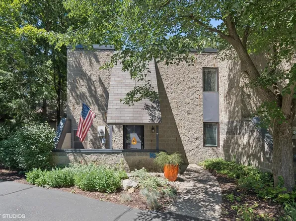 10 Karwick Glen Dr, Michigan City, IN 46360