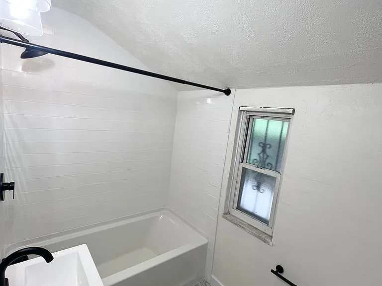 7939 Thon Dr — Photo 21