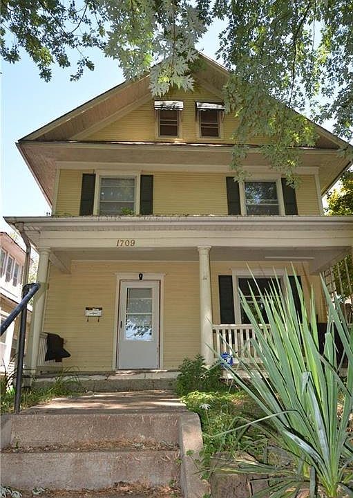 1st image of 1709 S 26th St