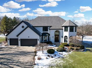 51 Crestview Dr, Oswego, IL 60543