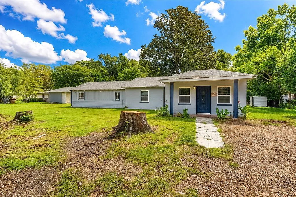 4 bed, 2.5 bath, 1701 sqft, $1,950 — Photo 1