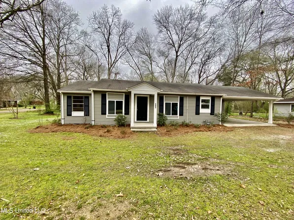 305 N Utica St, Terry, MS 39170