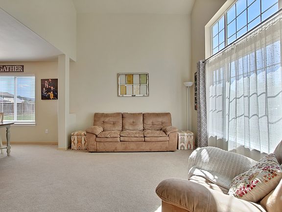 3rd image of 1302 Hardtke Ave NE