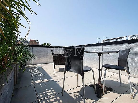 2nd image of 93 Kingsland Ave APT 1A