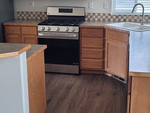5th image of 636 N Sparklewood Ct