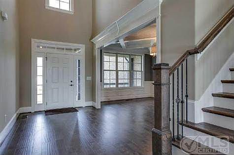 3rd image of 2316 Lucerne Ln