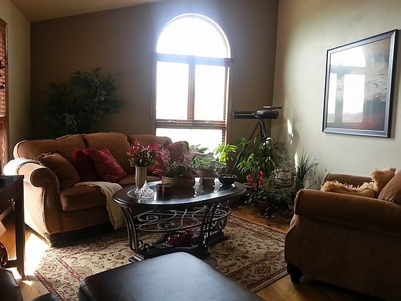 4th image of 684 Millbrook Dr