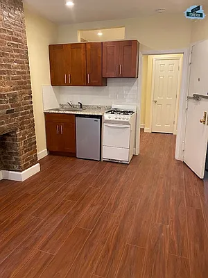 Rented by Fifth & Forever LLC | media 32