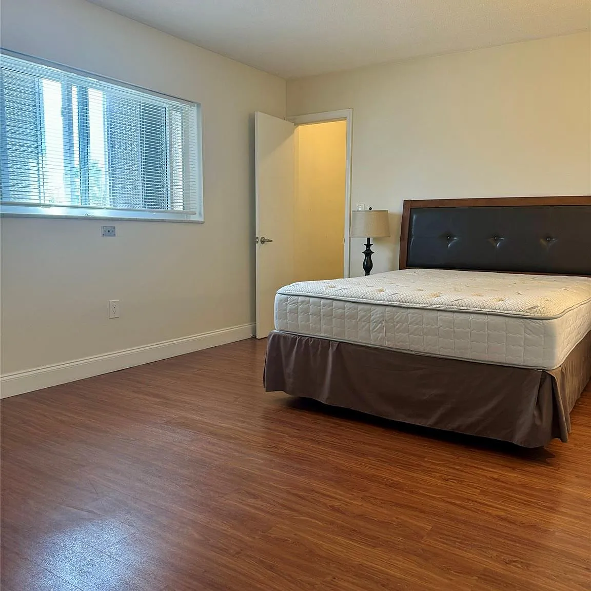 2 bed, 2.0 bath, 940 sqft, $2,000 — Photo 4