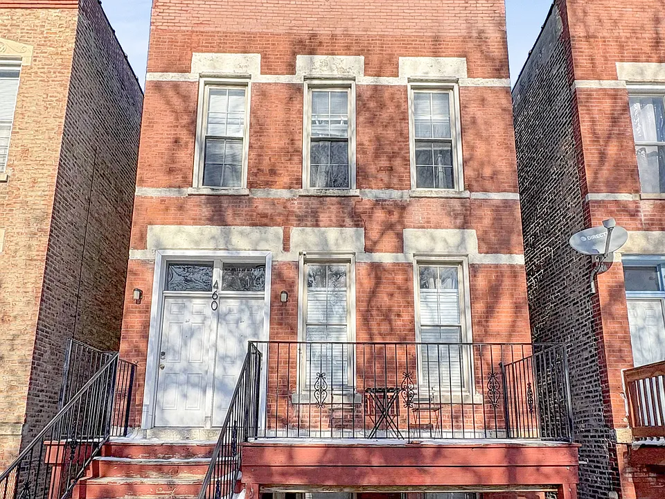 460 W 28th Pl #3R