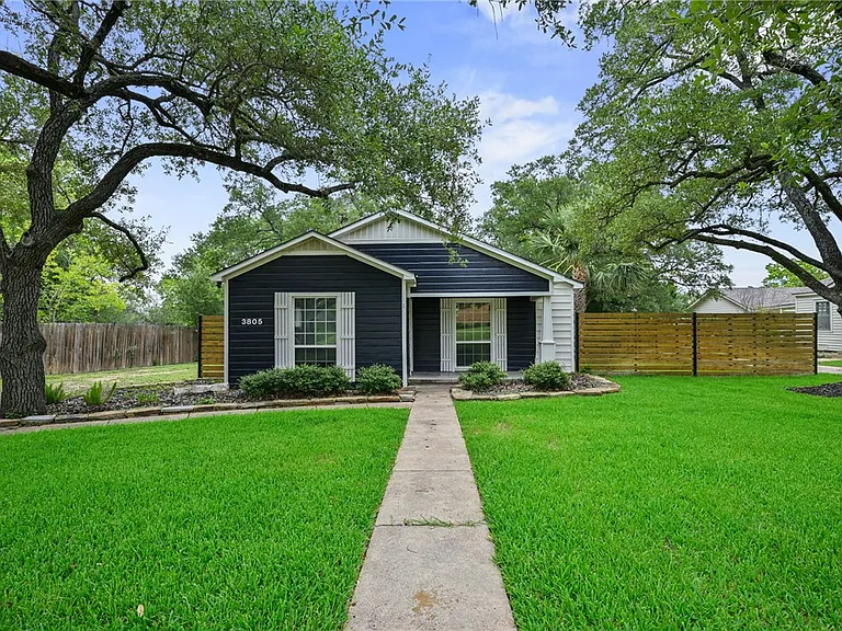 3805 Ridgewood St — Photo 3