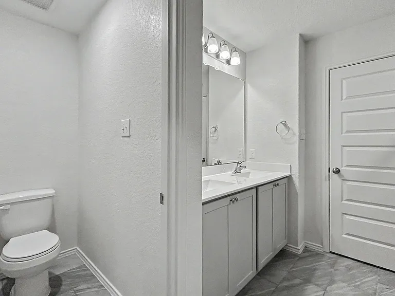 2437 Dielman Dr — Photo 16