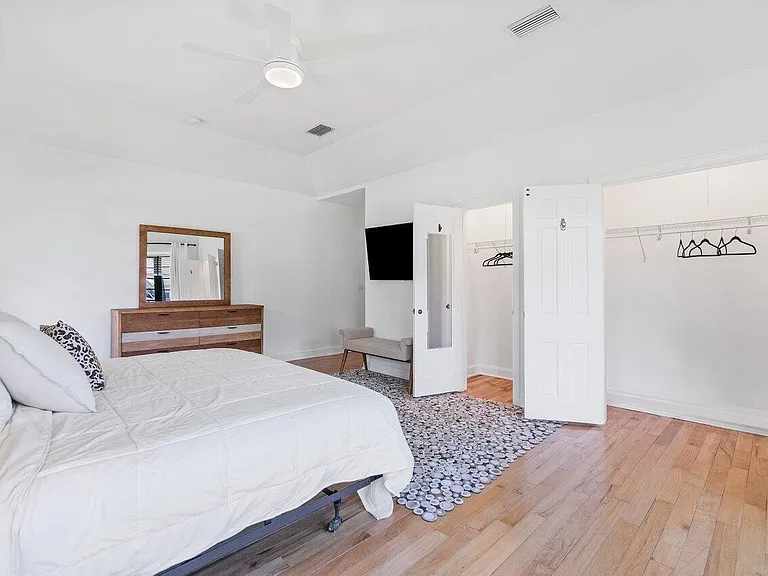 210 S Lake Dr — Photo 30