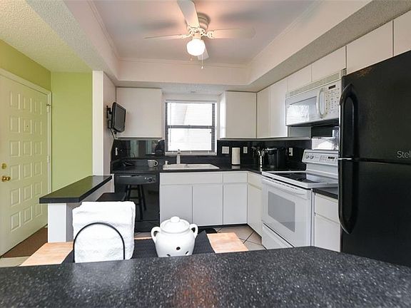 5th image of 1727 Lake Pl APT C