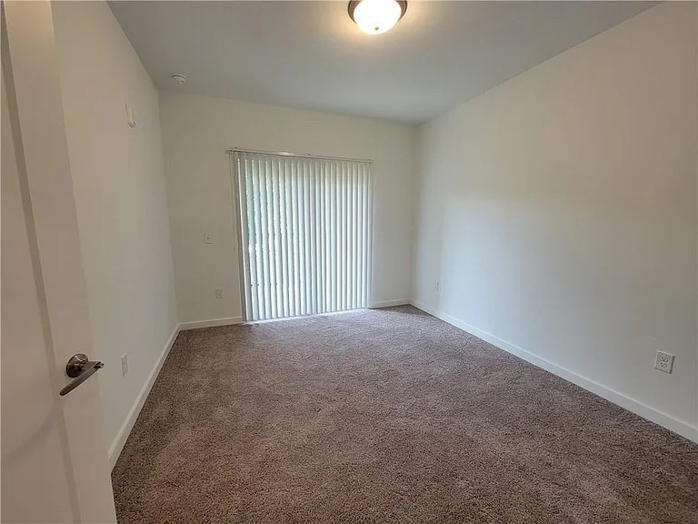 525 Parkway Dr #306 — Photo 7