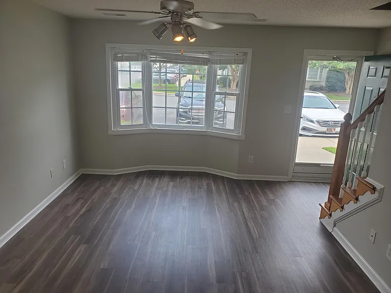 2315 Vineyard Dr #B4 — Photo 5