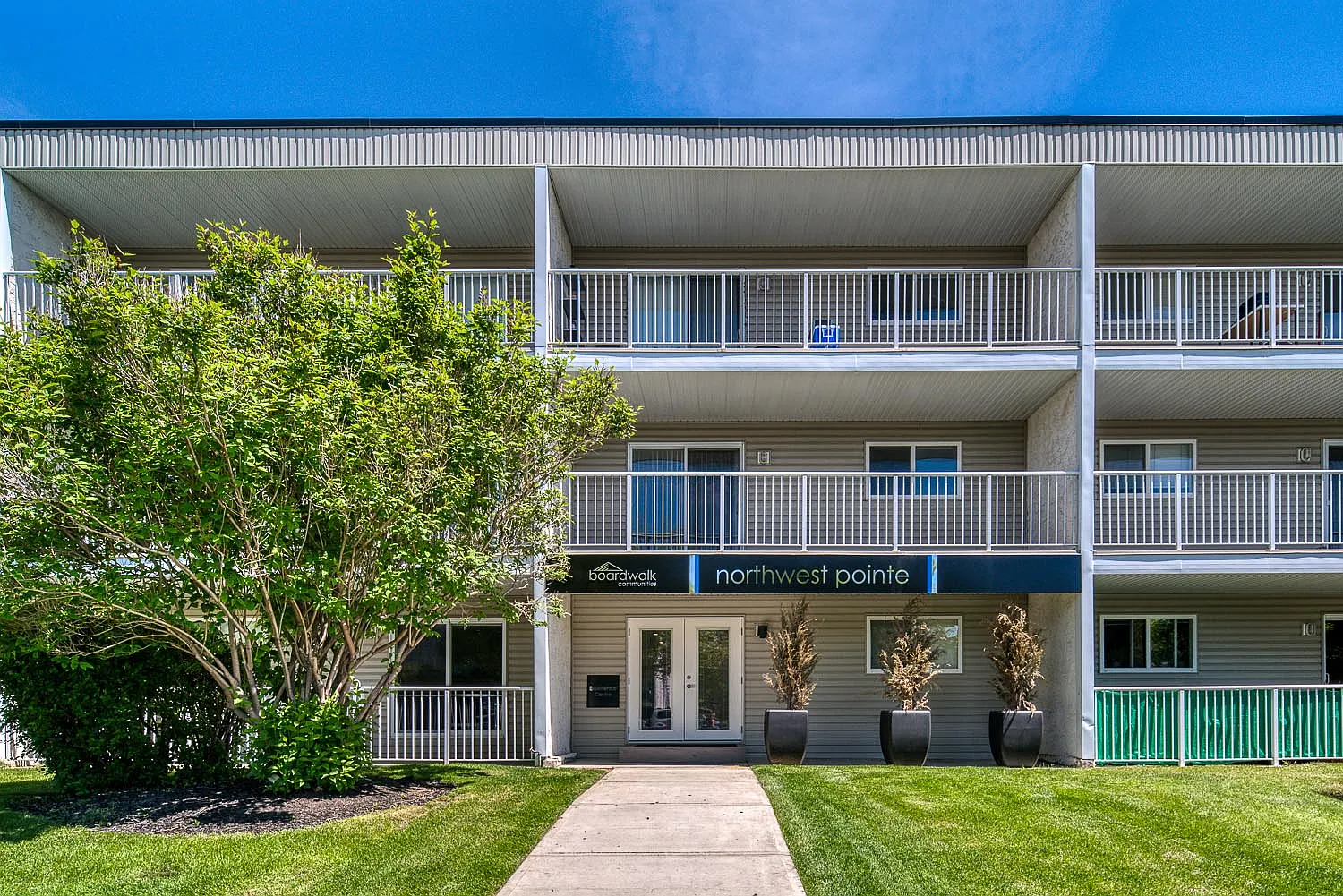 Northwest Pointe — Photo 1