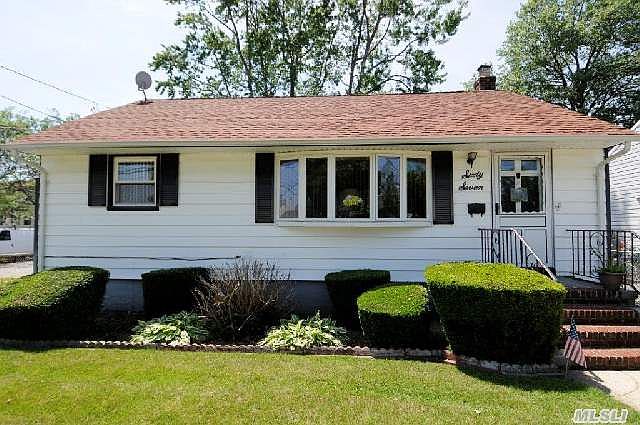 67 Myers Ave Hicksville NY 11801 Zillow