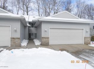 1044 Beechtree Ct, Norton Shores, MI
