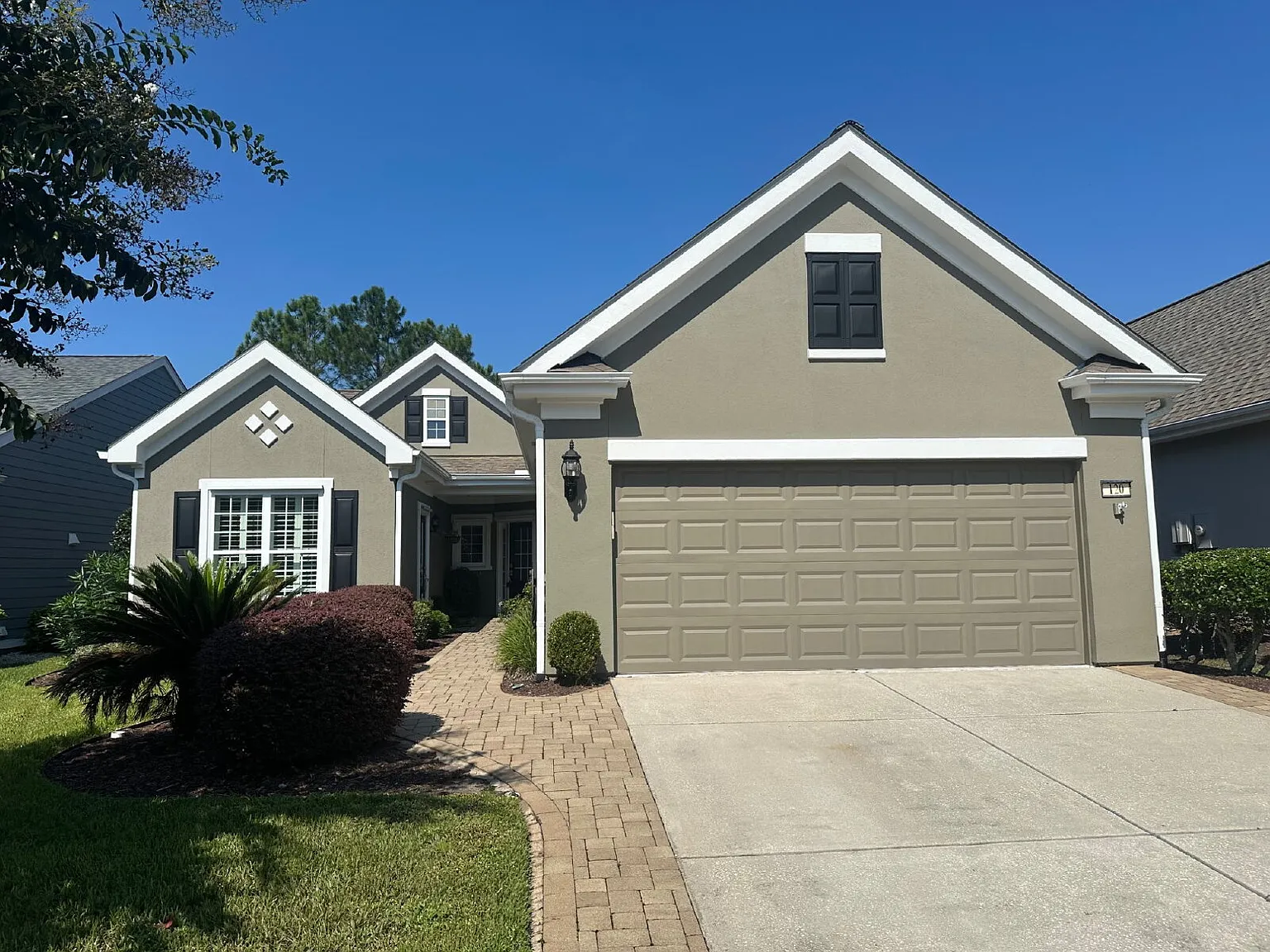 2 bed, 2.0 bath, 2493 sqft, $2,850 — Photo 2