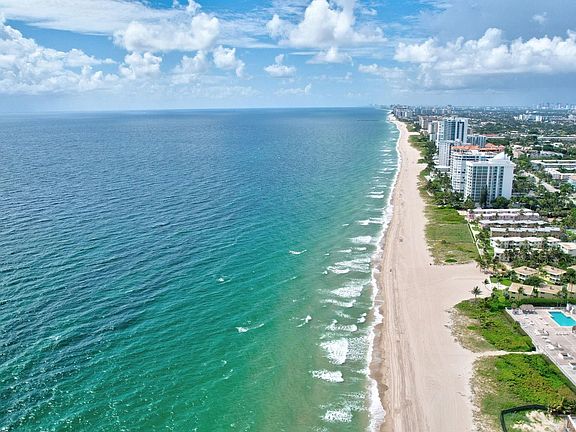 2nd image of 1361 S Ocean Boulevard #402