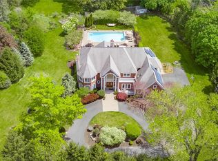 2 Cobblestone Farm Ct, Suffern, NY 10901