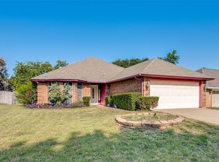 9008 Topperwind Ct, Fort Worth, TX 76134