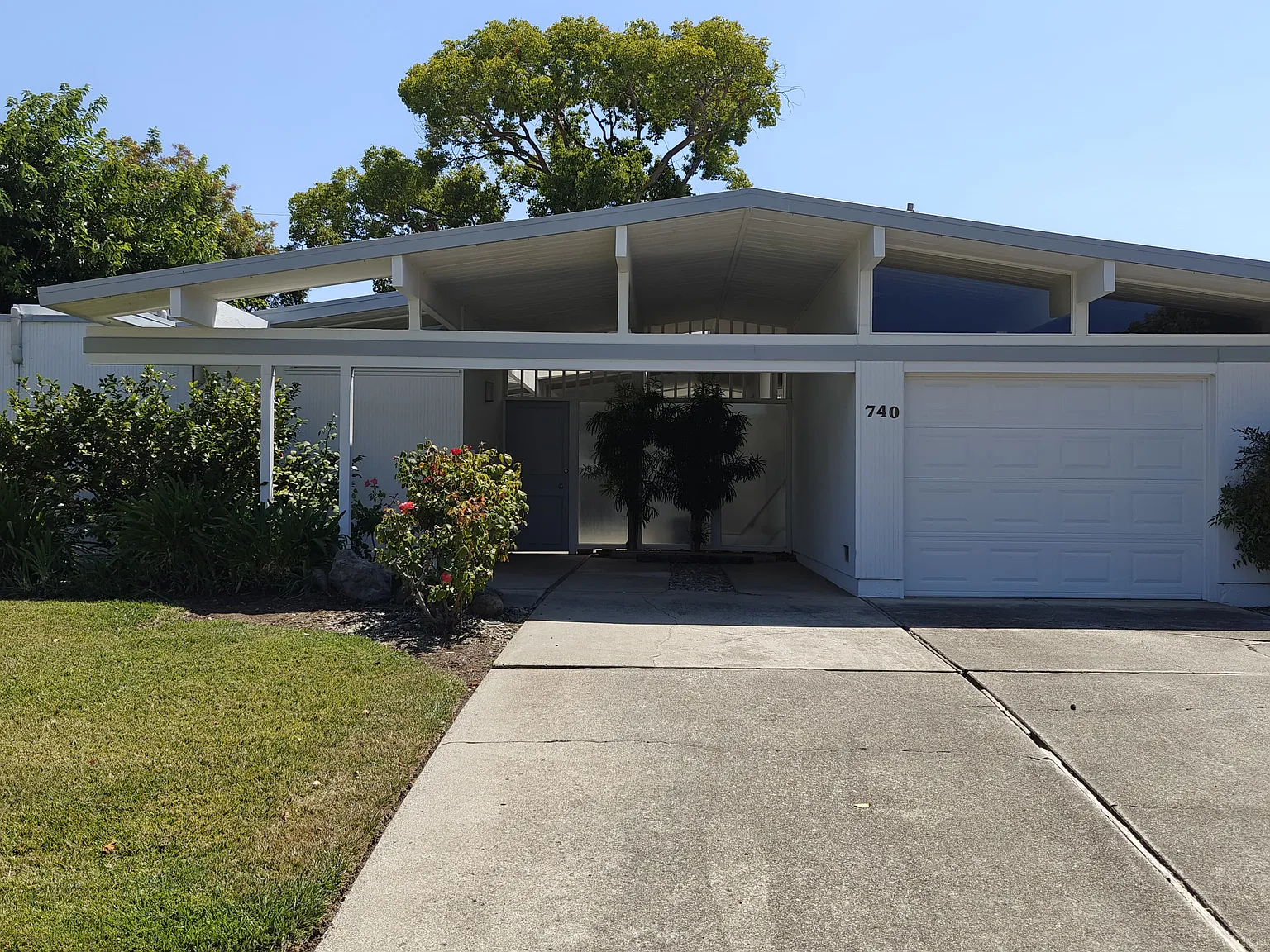 4 bed, 1500 sqft, $5,600 — Photo 1