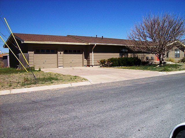 2nd image of 806 W Avenue J
