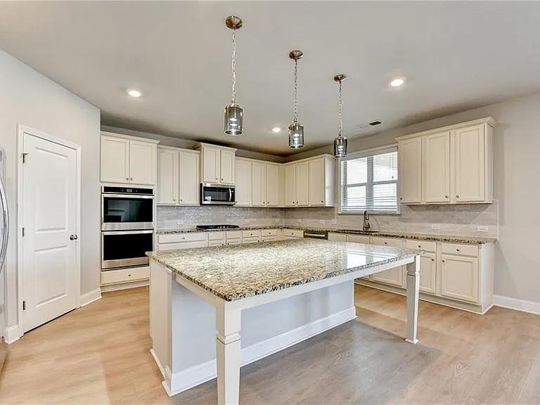 7410 Ansley View Ln — Photo 38