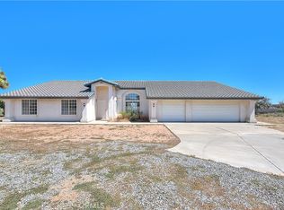 10722 Rodeo Rd, Oak Hills, CA 92344