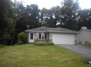 216 Thornhill Dr SW, Poplar Grove, IL 61065