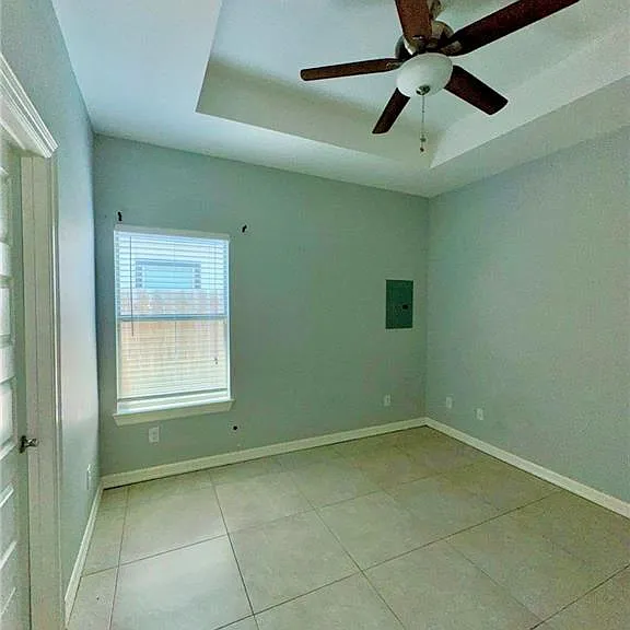2703 Larkspur Ave — Photo 9