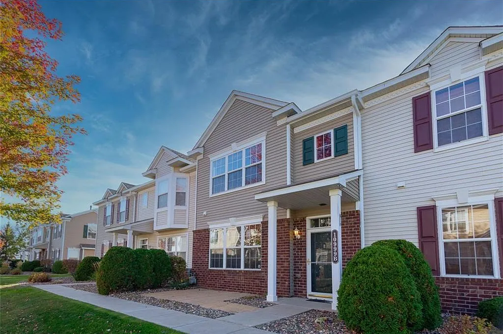 Oak Grove Cir, Woodbury — Photo 2