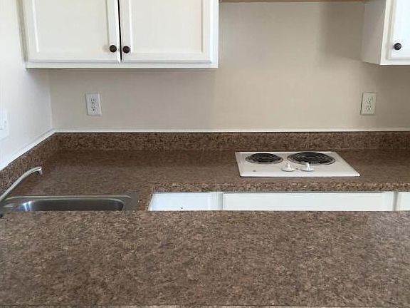 5th image of 675 Riverview Dr