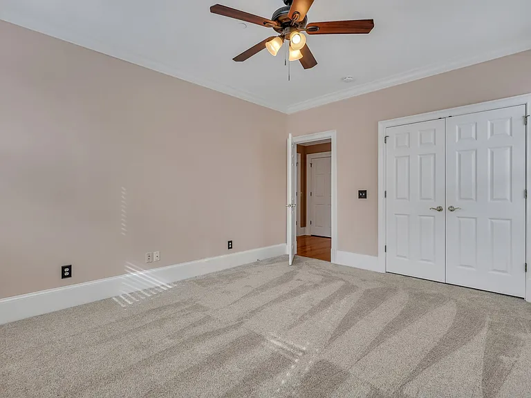 58 Chaucer St — Photo 40
