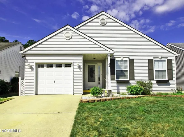 44 Canterbury Lane, Toms River, NJ 08757