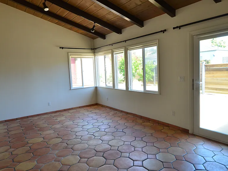 7033 Draper Ave — Photo 10