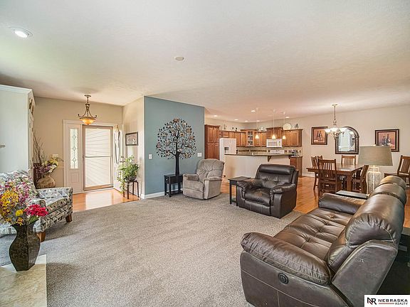 3rd image of 9404 Forest Glen Dr