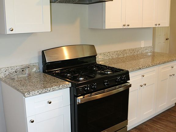 5th image of 531 Live Oak Dr