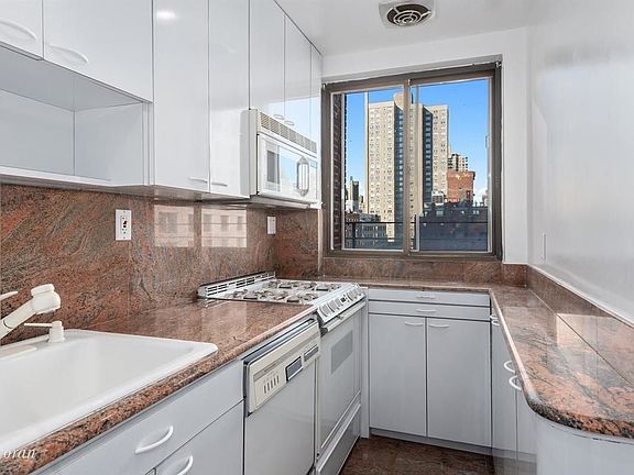 4th image of 33 E End Ave #12F