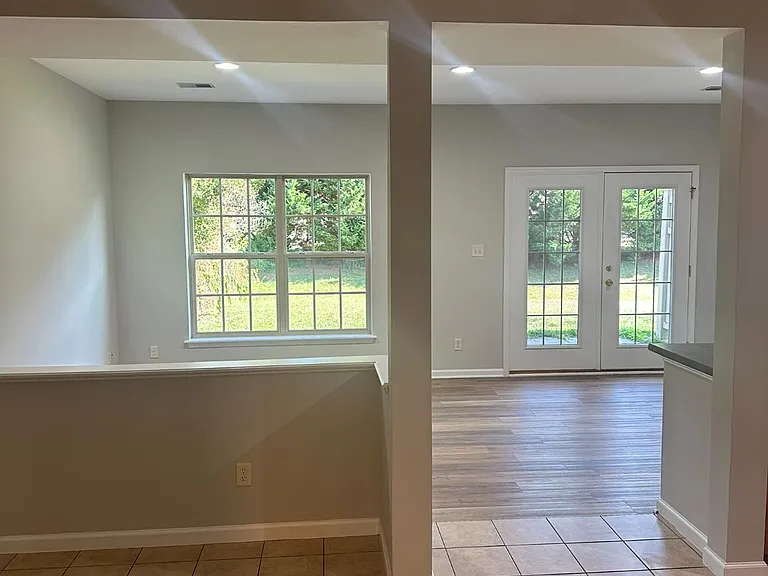 250 Meriweather Dr — Photo 5